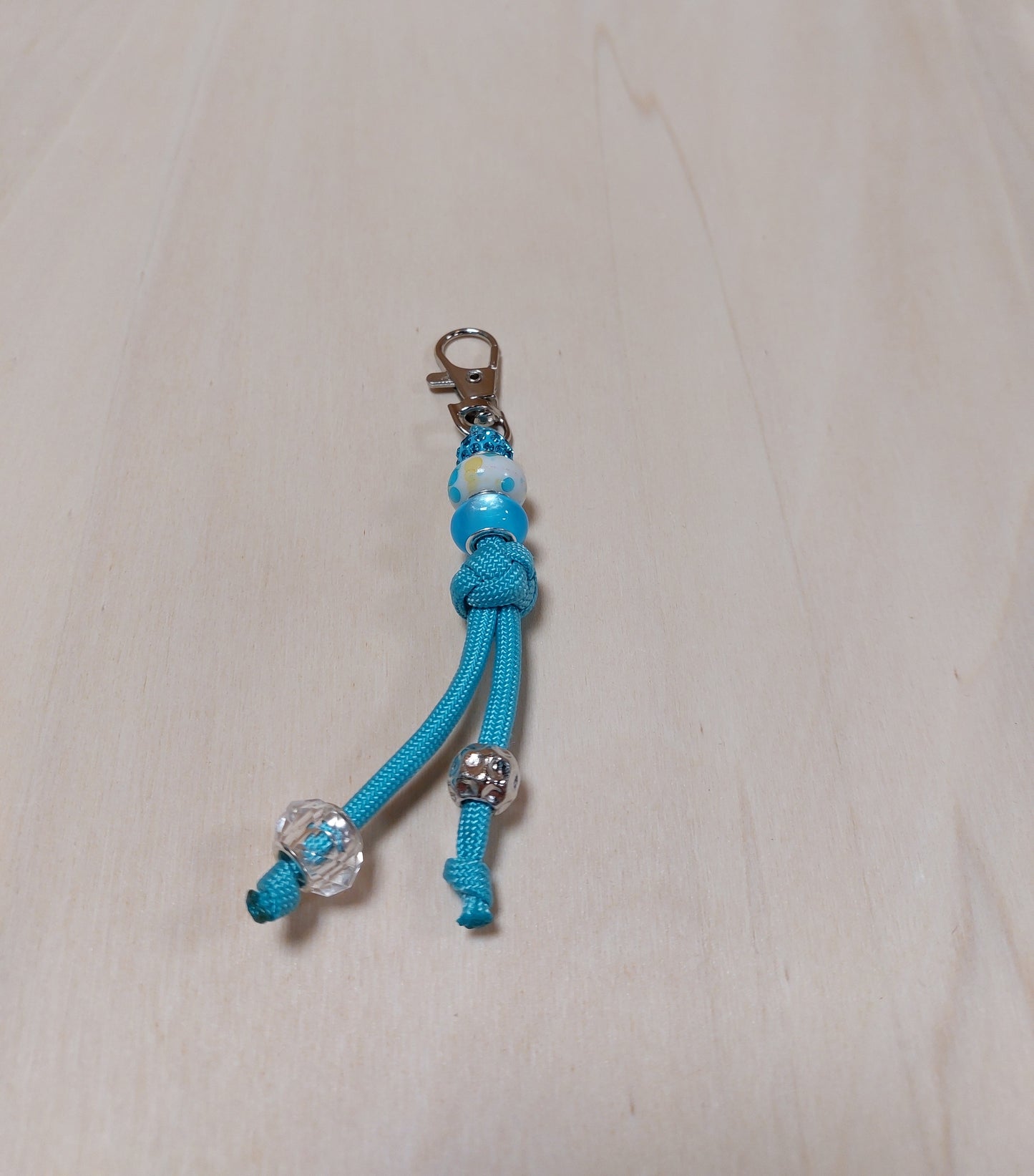 Bij-Zalme sleutelhanger blauw